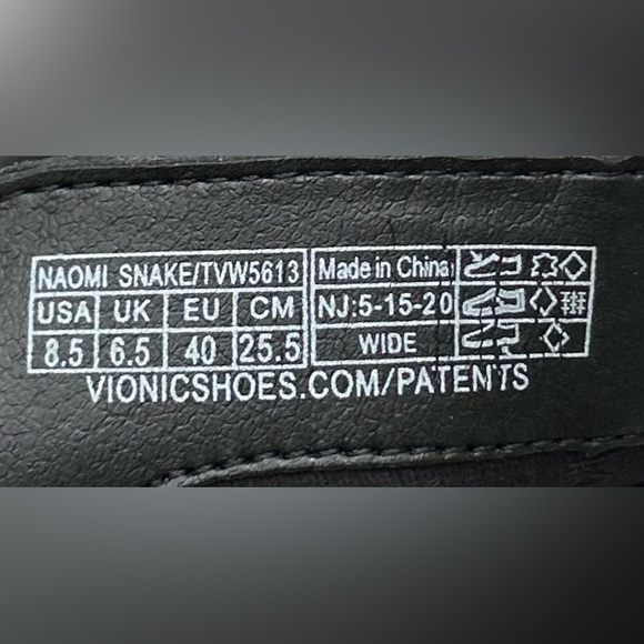 Vionic Naomi Black Size 8.5 WIDE Boots Snake Print Suede Water-Resistant - Picture 13 of 13